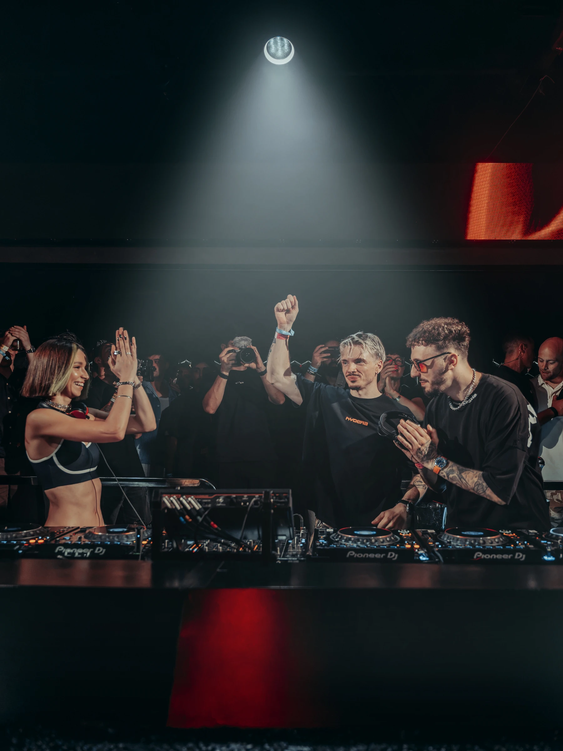 Mia Mendi performing at Hï Ibiza